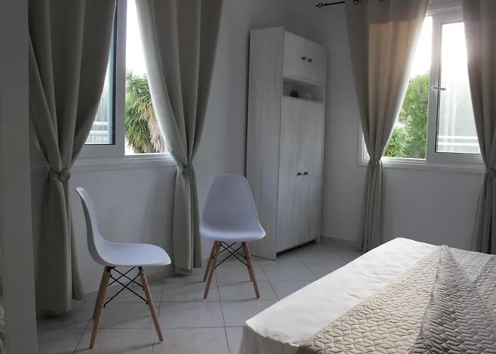 Heliopetra Villa *